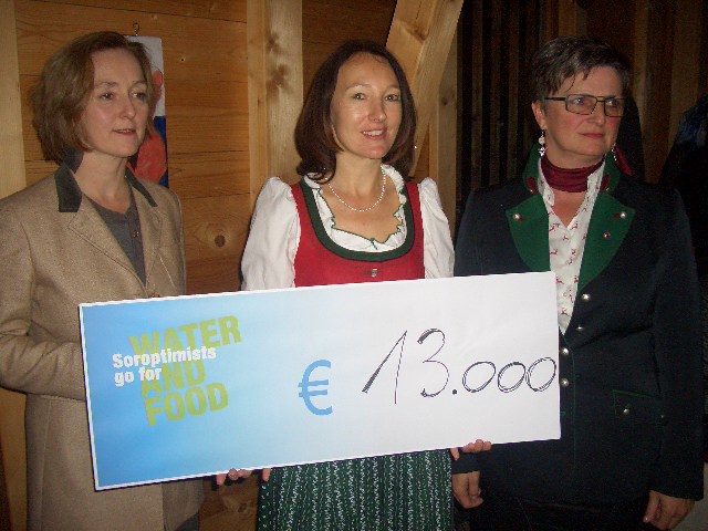 Soroptimisten Club Goldes Projekt Water and Food